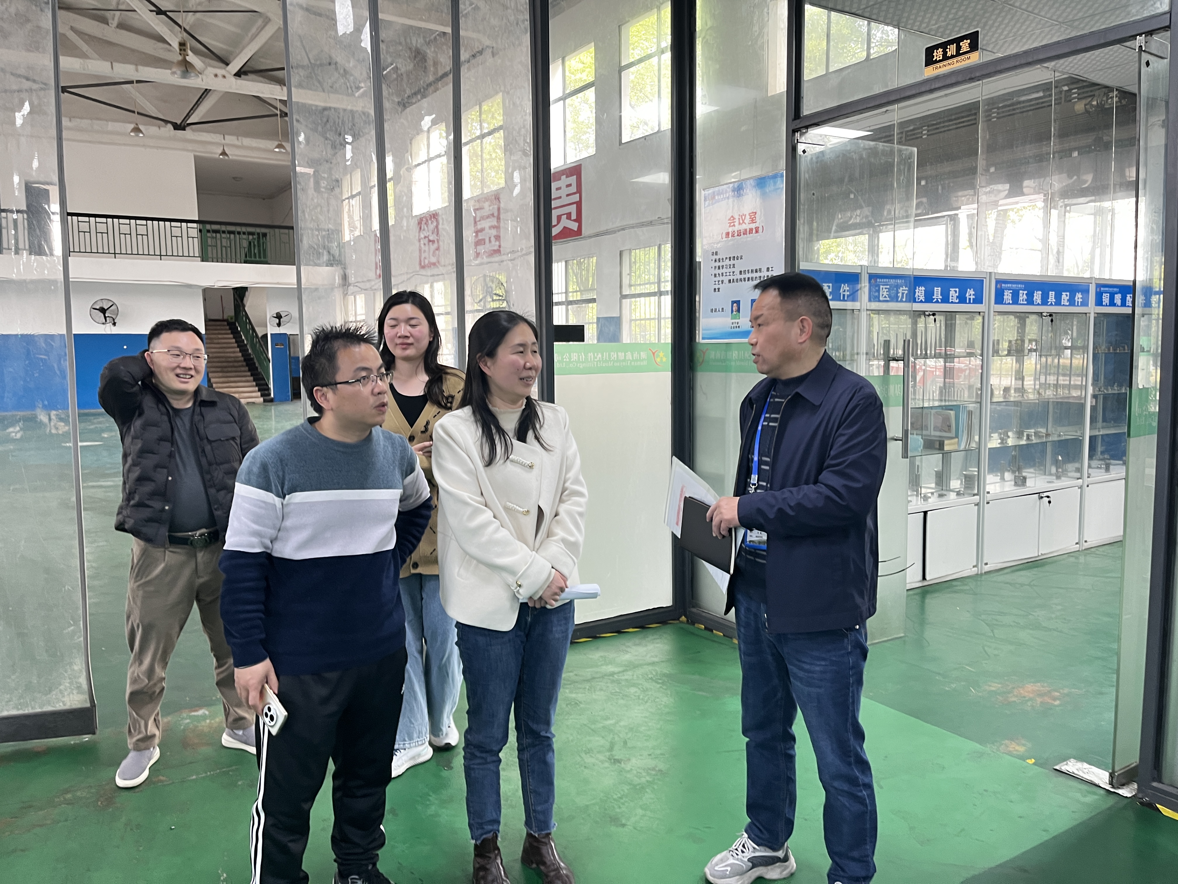 湖南高速鐵路職業技術學院來我院開展調研