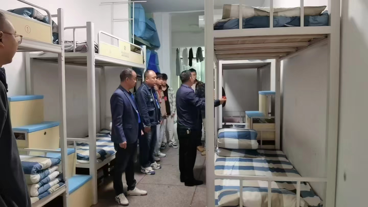 陳石義副院長(zhǎng)深入我院指導(dǎo)工作,筑牢學(xué)生生活安全防線(xiàn)