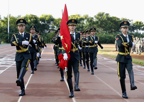 迷彩青春啟程!衡陽技師學院舉行2025級新生軍訓動員大會